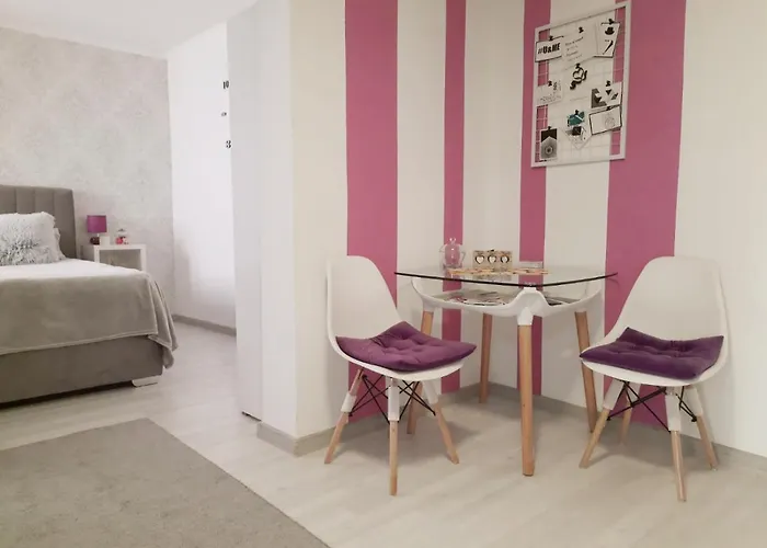 Studio Ajdy מוסטר